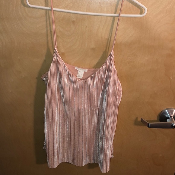 H&M Tops - H&M fun tank top